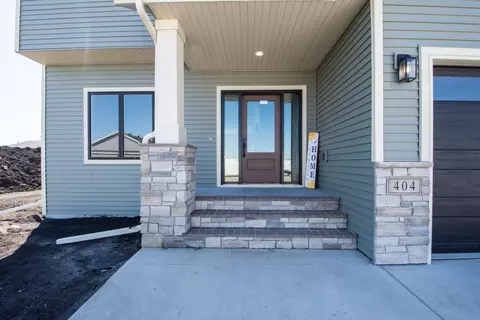 Exterior - 404 Reese Way, Mapleton, ND 58059 photo 2 of 4