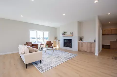 Living - 404 Reese Way, Mapleton, ND 58059 photo 2 of 3