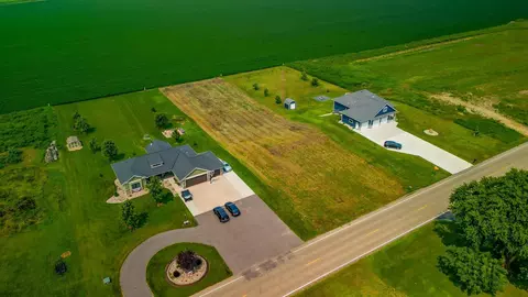 704 W Street St N, Janesville, MN 56048