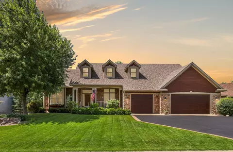 19081 Inndale Dr, Lakeville, MN 55044