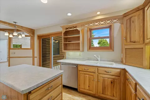Kitchen - 46130 E Nest Rd, Deer River, MN 56636 photo 3 of 4