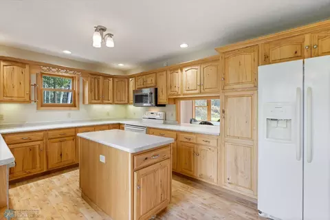 Kitchen - 46130 E Nest Rd, Deer River, MN 56636 photo 2 of 4