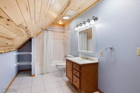 Bath - 46130 E Nest Rd, Deer River, MN 56636 photo 1 of 3