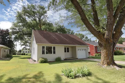 750 Clark Ave, Gibbon, MN 55335