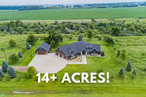 5374 Lunder Ln, Kindred, ND 58051