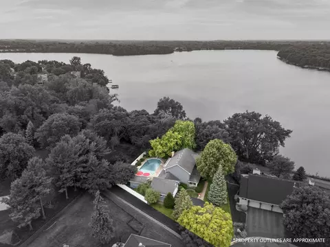 9001 Chesshire Ln N, Maple Grove, MN 55369