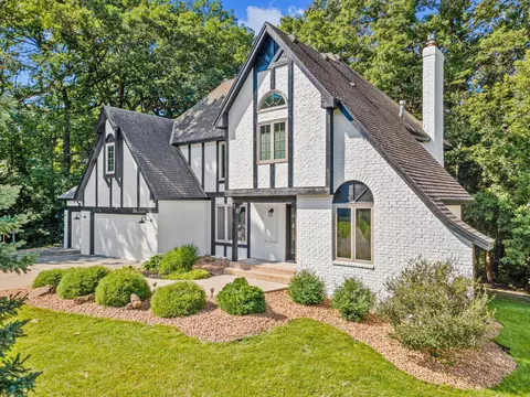 515 Marnie St S, Maplewood, MN 55119