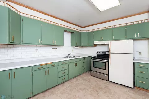 Kitchen - 1006 3rd Ave S, Fargo, ND 58103 photo 1 of 9