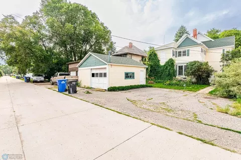 Exterior - 1006 3rd Ave S, Fargo, ND 58103 photo 6 of 6