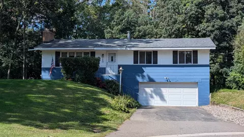 120 Sabra Ct, Apple Valley, MN 55124