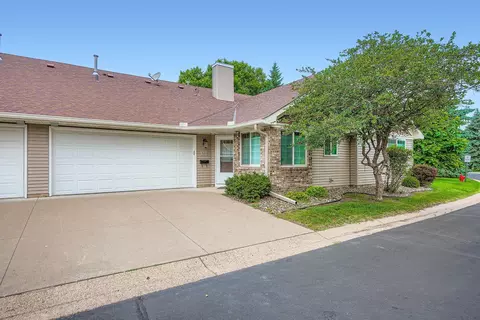 525 Lovell Ave, Roseville, MN 55113