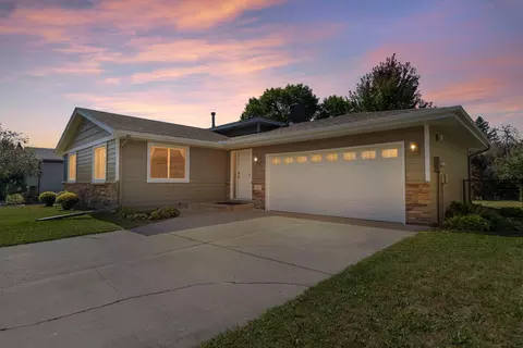 13830 Sunnyslope Dr, Maple Grove, MN 55311