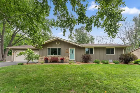 10525 Nesbitt Ave S, Bloomington, MN 55437