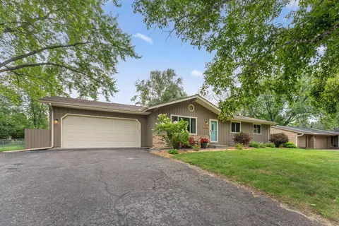 10525 Nesbitt Ave S, Bloomington, MN 55437 photo 2