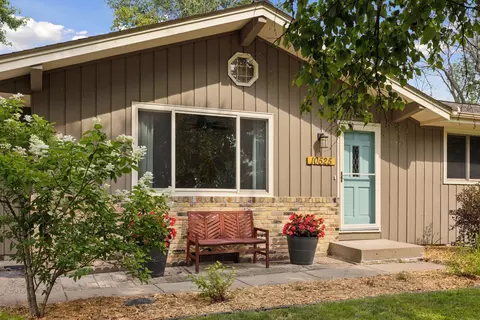10525 Nesbitt Ave S, Bloomington, MN 55437 photo 3