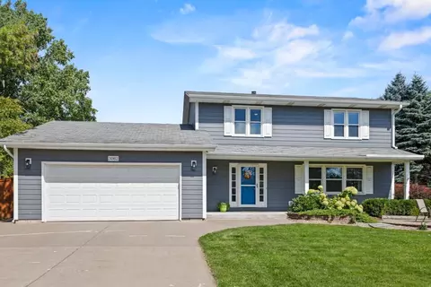 3062 Camelot Cir, Woodbury, MN 55125