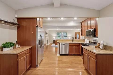 Kitchen - 27405 Pine Bnd, Shorewood, MN 55331 photo 4 of 4