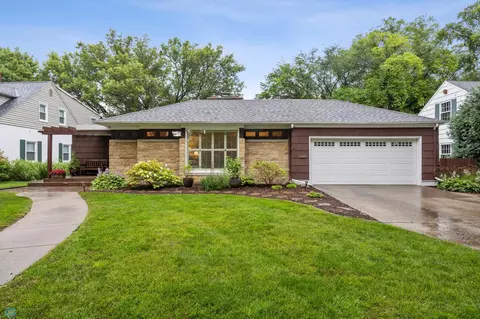 1614 8 St S, Fargo, ND 58103