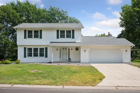 1834 Howell St N, Falcon Heights, MN 55113