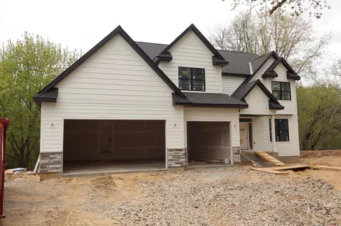 4044 Merriam Rd, Minnetonka, MN 55305