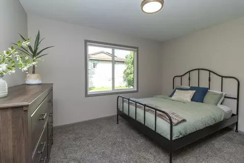 Bedroom - 1384 Amaryllis Ln, Eagan, MN 55123 photo 3 of 4