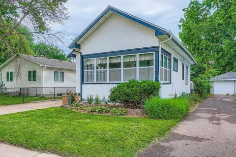 978 Oakdale Ave, West Saint Paul, MN 55118