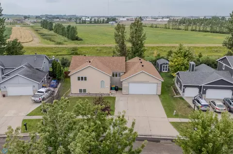 628 Westwynd Dr, West Fargo, ND 58078