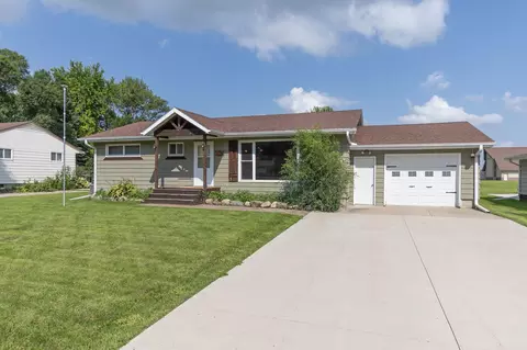 119 10th Ave SE, Elbow Lake, MN 56531