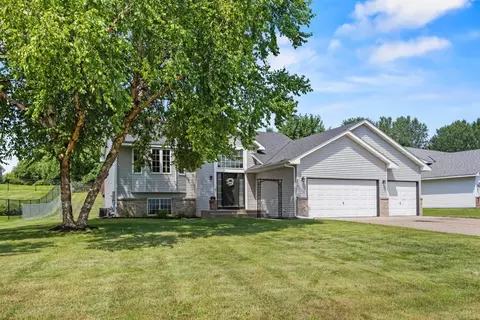 214 Verbena Dr, Watertown, MN 55388