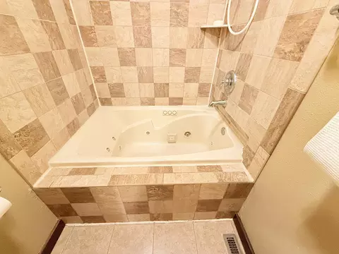 Bath - 101 S 5th St, Montevideo, MN 56265 photo 2 of 10