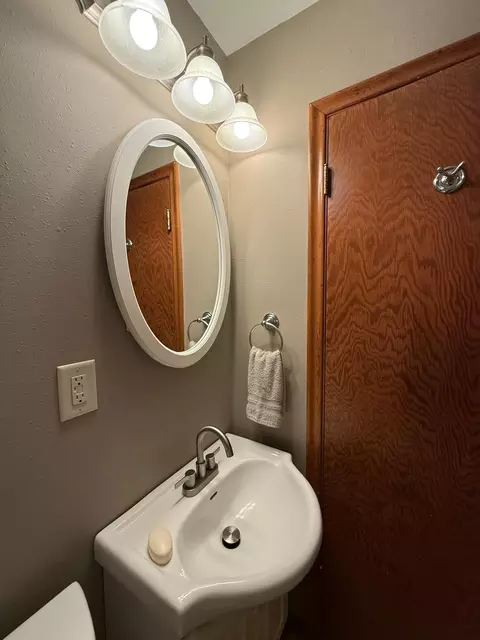 Bath - 101 S 5th St, Montevideo, MN 56265 photo 7 of 10