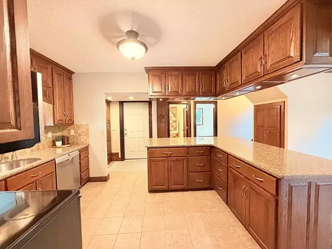 Kitchen - 101 S 5th St, Montevideo, MN 56265 photo 8 of 12