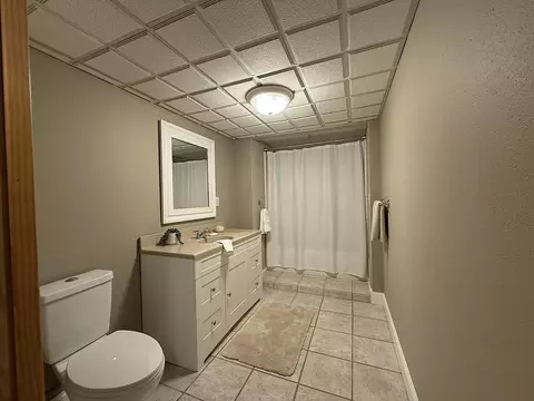 Bath - 101 S 5th St, Montevideo, MN 56265 photo 8 of 10