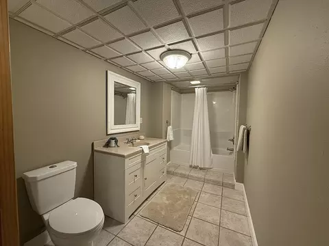 Bath - 101 S 5th St, Montevideo, MN 56265 photo 9 of 10