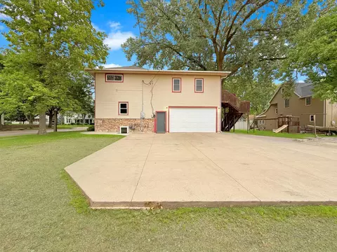 Exterior - 101 S 5th St, Montevideo, MN 56265 photo 2 of 7