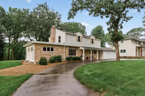 2685 Valley View Ln, New Brighton, MN 55112