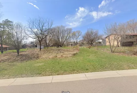 8683 Peony Ln N, Maple Grove, MN 55311