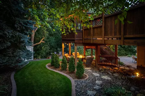 16240 Kenora Ct, Lakeville, MN 55044