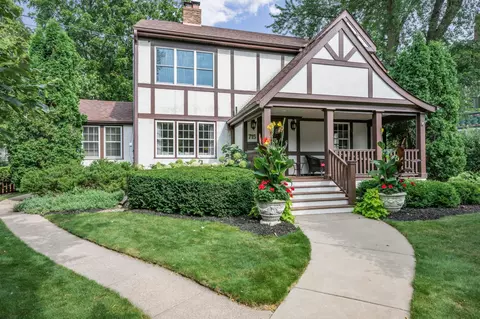 715 3rd St S, Stillwater, MN 55082