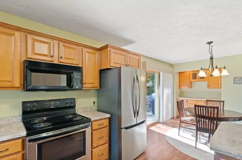 Kitchen - 1625 250th Ct E, Faribault, MN 55021 photo 3 of 4