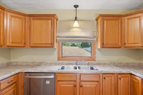 Kitchen - 1625 250th Ct E, Faribault, MN 55021 photo 2 of 4