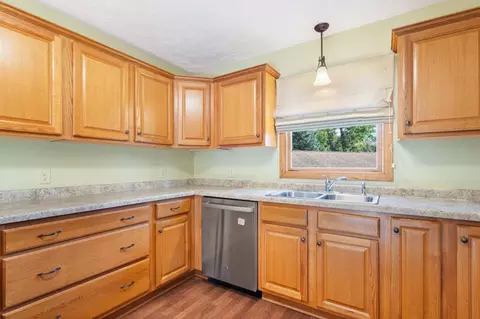 Kitchen - 1625 250th Ct E, Faribault, MN 55021 photo 4 of 4