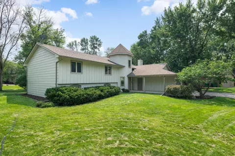 17015 N 30th Ave N, Plymouth, MN 55447