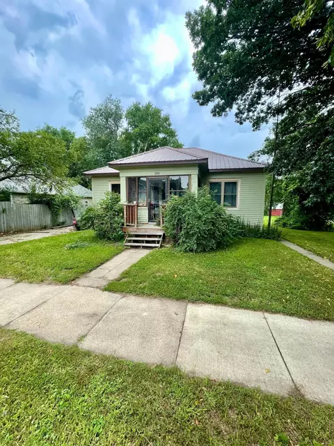209 Central Ave S, Bertha, MN 56437