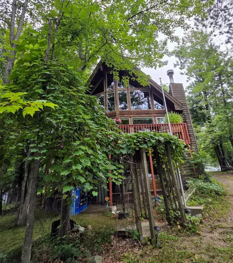 60 Polk St, Cohasset, MN 55721