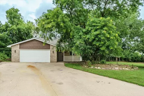 819 Dorland Rd S, Maplewood, MN 55119