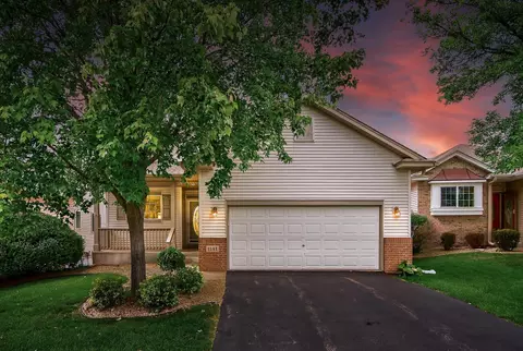 1141 Sterling Cir N, Maplewood, MN 55119