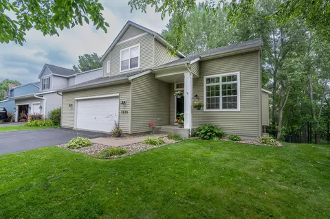 3279 N View Ln, Woodbury, MN 55125