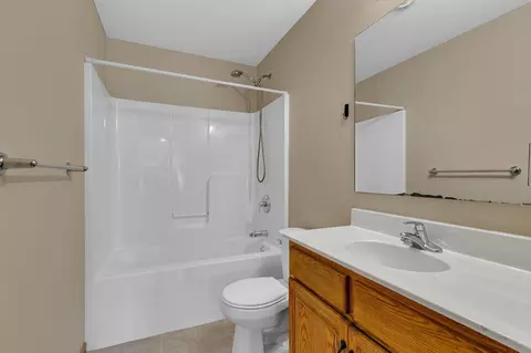 Bath - 110 18th Ave N, Saint Cloud, MN 56303 photo 2 of 2