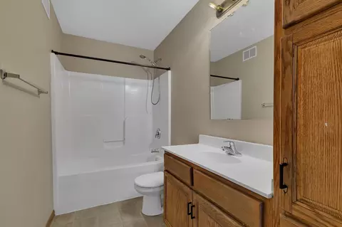 Bath - 110 18th Ave N, Saint Cloud, MN 56303 photo 1 of 2